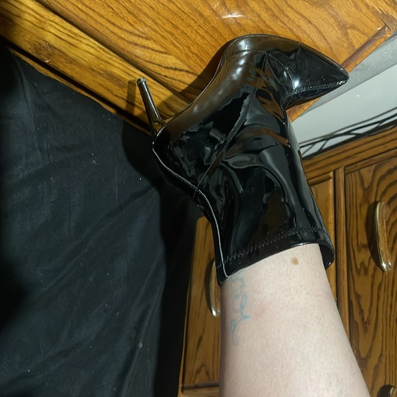 leather boots used1-2 too busily being a new ma to use def make ur feel amaz - Picture 2 of 4